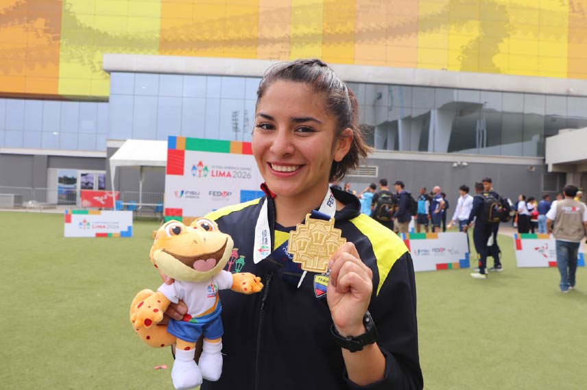 Paula Vega.